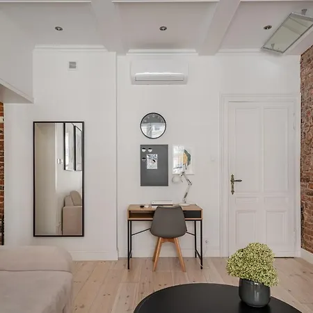 Rynek Stare 5 - Klima Netflix Апартаменты